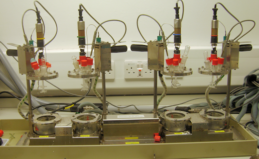 4 glass jacketed reactors in parallel